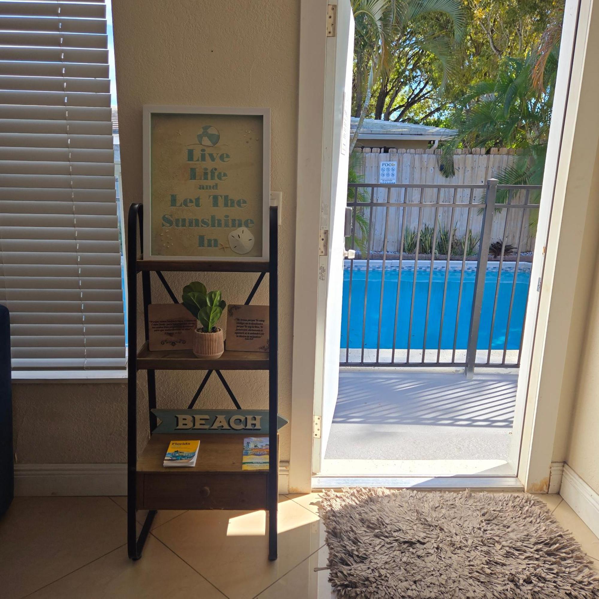 Equipped House W Pool & Patios, Near The Beaches, Prime Location- Ideal For Small Families, Coastal Haven Fort Lauderdale Exteriör bild