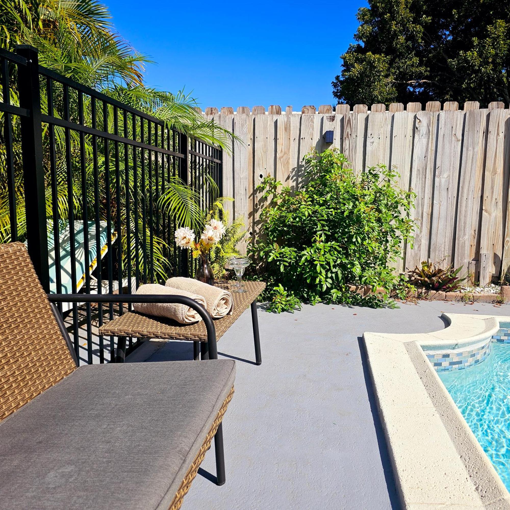 Equipped House W Pool & Patios, Near The Beaches, Prime Location- Ideal For Small Families, Coastal Haven Fort Lauderdale Exteriör bild